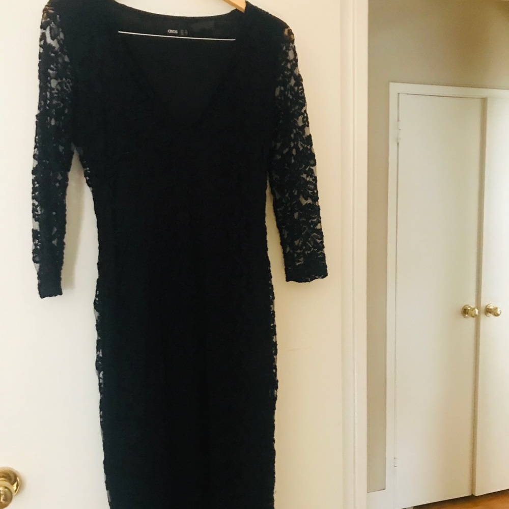 Body con stretchy black lace dress, v neck